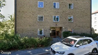 Lägenheter till salu i Solna - Bild från Google Street View Lägenheter till salu i Solna - Bild från Google Street View