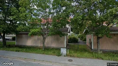 Lägenheter till salu i Huddinge - Bild från Google Street View