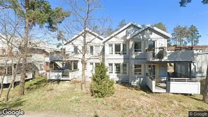 Lägenheter till salu i Nacka - Bild från Google Street View Lägenheter till salu i Nacka - Bild från Google Street View