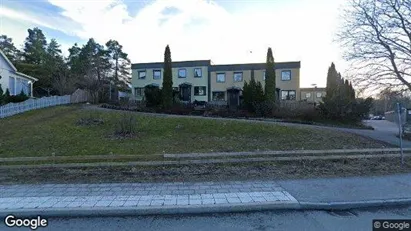 Lägenheter till salu i Huddinge - Bild från Google Street View
