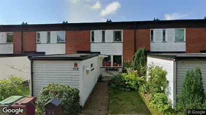 Lägenheter till salu i Huddinge - Bild från Google Street View