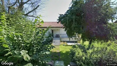 Lägenheter till salu i Huddinge - Bild från Google Street View