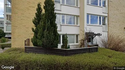 Lägenheter att hyra i Skövde - Bild från Google Street View Lägenheter att hyra i Skövde - Bild från Google Street View