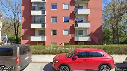 Bostadsrätter till salu i Solna - Bild från Google Street View Bostadsrätter till salu i Solna - Bild från Google Street View