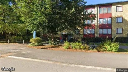 Lägenheter att hyra i Nybro - Bild från Google Street View Lägenheter att hyra i Nybro - Bild från Google Street View