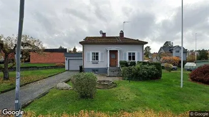 Lägenheter att hyra i Örebro - Bild från Google Street View Lägenheter att hyra i Örebro - Bild från Google Street View