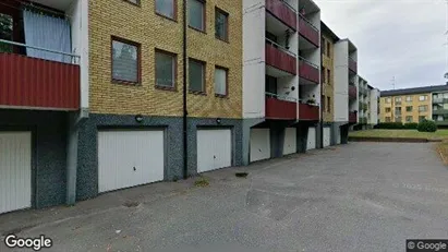 Lägenheter att hyra i Nybro - Bild från Google Street View Lägenheter att hyra i Nybro - Bild från Google Street View