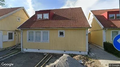 Lägenheter till salu i Botkyrka - Bild från Google Street View Lägenheter till salu i Botkyrka - Bild från Google Street View