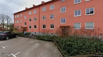 Lägenheter till salu i Halmstad - Bild från Google Street View Lägenheter till salu i Halmstad - Bild från Google Street View