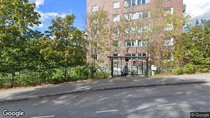 Lägenheter att hyra i Karlskrona - Bild från Google Street View Lägenheter att hyra i Karlskrona - Bild från Google Street View