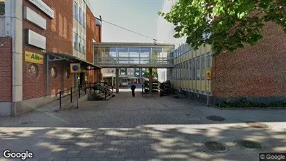 Lägenheter till salu i Lerum - Bild från Google Street View Lägenheter till salu i Lerum - Bild från Google Street View