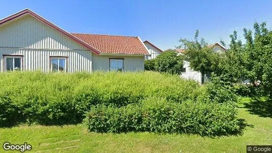 Bostadsrätter till salu i Tjörn - Bild från Google Street View