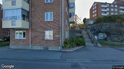 Lägenheter till salu i Karlskrona - Bild från Google Street View Lägenheter till salu i Karlskrona - Bild från Google Street View