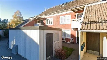 Bostadsrätter till salu i Upplands-Bro - Bild från Google Street View Bostadsrätter till salu i Upplands-Bro - Bild från Google Street View
