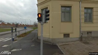 Lägenheter att hyra i Skövde - Bild från Google Street View Lägenheter att hyra i Skövde - Bild från Google Street View