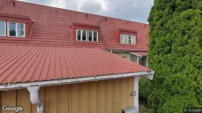 Bostadsrätter till salu i Huddinge - Bild från Google Street View Bostadsrätter till salu i Huddinge - Bild från Google Street View