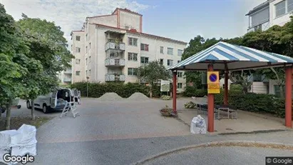 Bostadsrätter till salu i Nacka - Bild från Google Street View Bostadsrätter till salu i Nacka - Bild från Google Street View