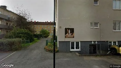 Lägenheter till salu i Mölndal - Bild från Google Street View Lägenheter till salu i Mölndal - Bild från Google Street View