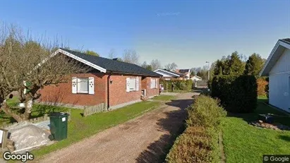 Lägenheter till salu i Halmstad - Bild från Google Street View Lägenheter till salu i Halmstad - Bild från Google Street View