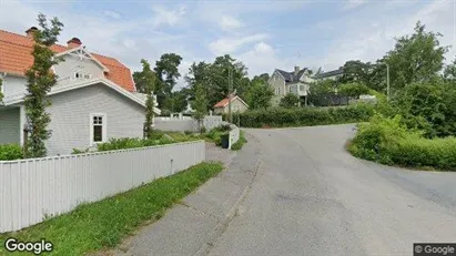 Bostadsrätter till salu i Nacka - Bild från Google Street View Bostadsrätter till salu i Nacka - Bild från Google Street View