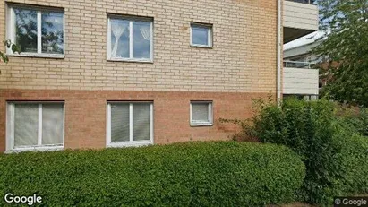 Lägenheter till salu i Huddinge - Bild från Google Street View Lägenheter till salu i Huddinge - Bild från Google Street View