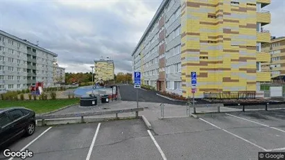 Lägenheter att hyra i Trollhättan - Bild från Google Street View Lägenheter att hyra i Trollhättan - Bild från Google Street View