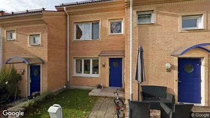 Lägenheter till salu i Sollentuna - Bild från Google Street View Lägenheter till salu i Sollentuna - Bild från Google Street View