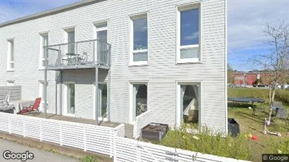 Bostadsrätter till salu i Örebro - Bild från Google Street View Bostadsrätter till salu i Örebro - Bild från Google Street View