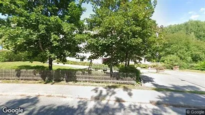 Lägenheter till salu i Huddinge - Bild från Google Street View