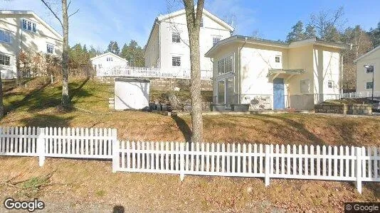 Lägenheter till salu i Huddinge - Bild från Google Street View