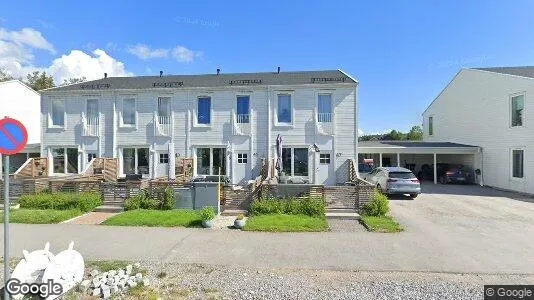 Bostadsrätter till salu i Haninge - Bild från Google Street View