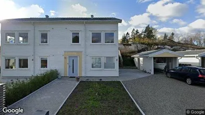 Bostadsrätter till salu i Haninge - Bild från Google Street View