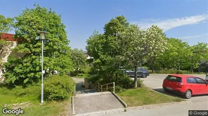 Bostadsrätter till salu i Haninge - Bild från Google Street View