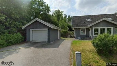 Lägenheter till salu i Botkyrka - Bild från Google Street View