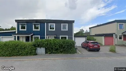 Lägenheter till salu i Huddinge - Bild från Google Street View