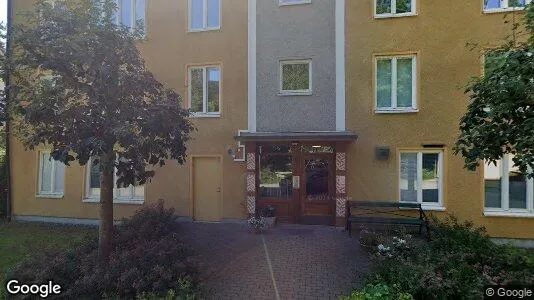 Lägenheter till salu i Huddinge - Bild från Google Street View