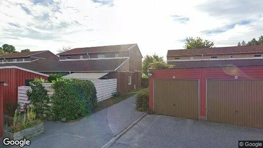 Lägenheter till salu i Ekerö - Bild från Google Street View