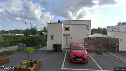 Lägenheter till salu i Huddinge - Bild från Google Street View