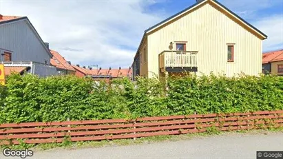 Bostadsrätter till salu i Haninge - Bild från Google Street View