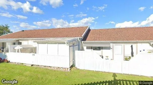 Bostadsrätter till salu i Tjörn - Bild från Google Street View