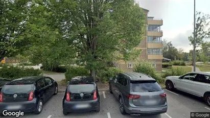 Bostadsrätter till salu i Upplands-Bro - Bild från Google Street View