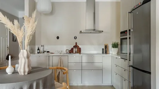 Bostadsrätter till salu i Nacka - foto 2