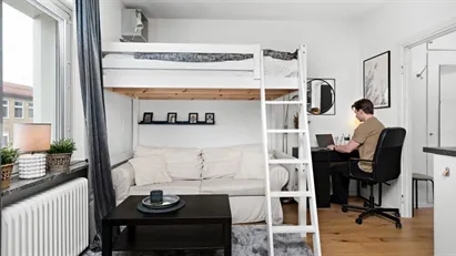 KONTAKTA MÄKLARE FÖR VISNING! Endast 1457 kr/mån med närhet till naturen, sjukhuset & högskolan